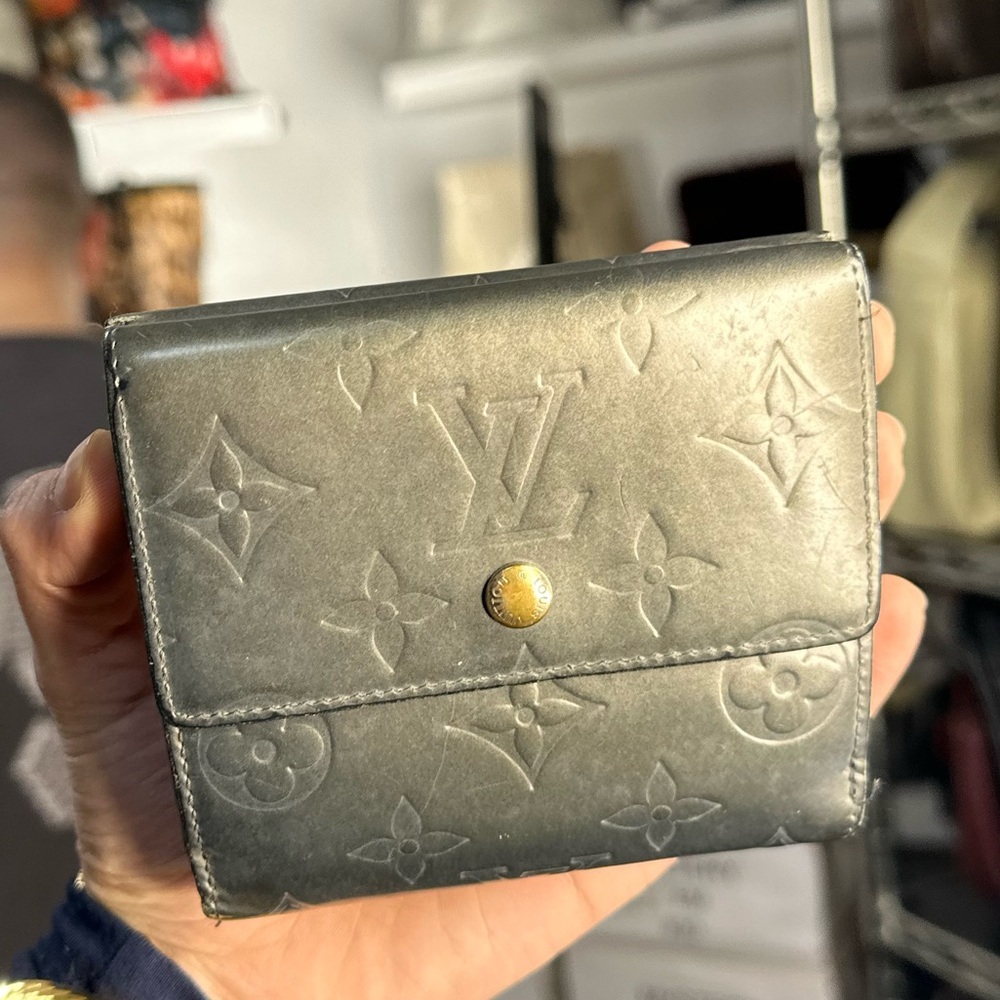 LV MATTE VERNIS WALLET